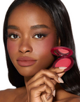 Close-Up Blurring Powder Blush